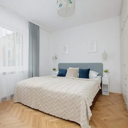 بيت للعطل Comfortable House With A Terrace And 3 Bedrooms By Renters وارسو
