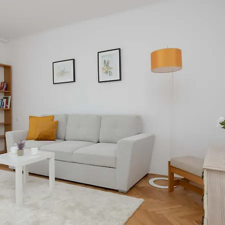 Comfortable House With A Terrace And 3 Bedrooms By Renters بيت للعطل *