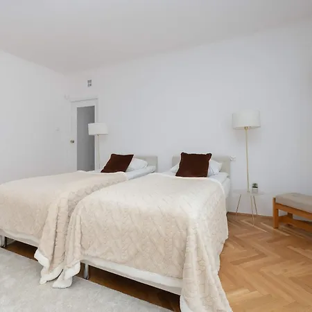 Comfortable House With A Terrace And 3 Bedrooms By Renters