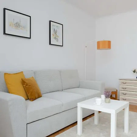 Comfortable House With A Terrace And 3 Bedrooms By Renters بيت للعطل *