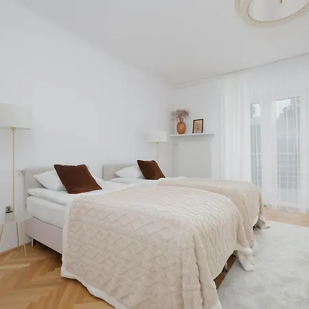 Comfortable With A Terrace And 3 Bedrooms By Renters *