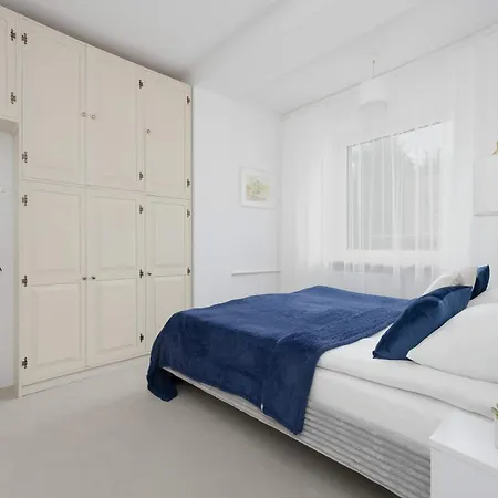 Comfortable With A Terrace And 3 Bedrooms By Renters Βαρσοβία