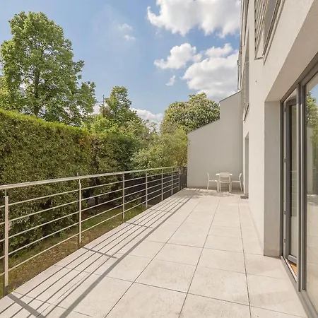 Comfortable House With A Terrace And 3 Bedrooms By Renters وارسو
